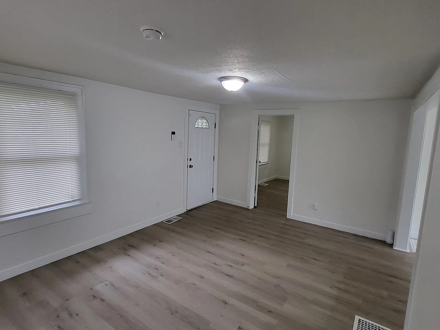 3 bed, 2.0 bath, 1100 sqft, $1,395 — Photo 4