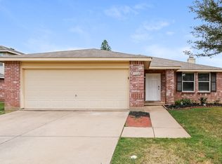 3310 Andalusian Dr, Denton, TX 76210