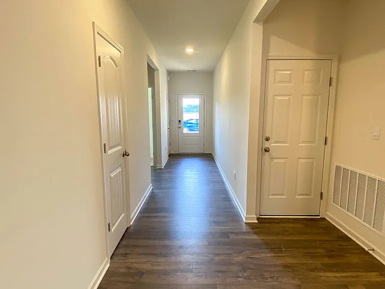 195 Daisy Dr — Photo 3