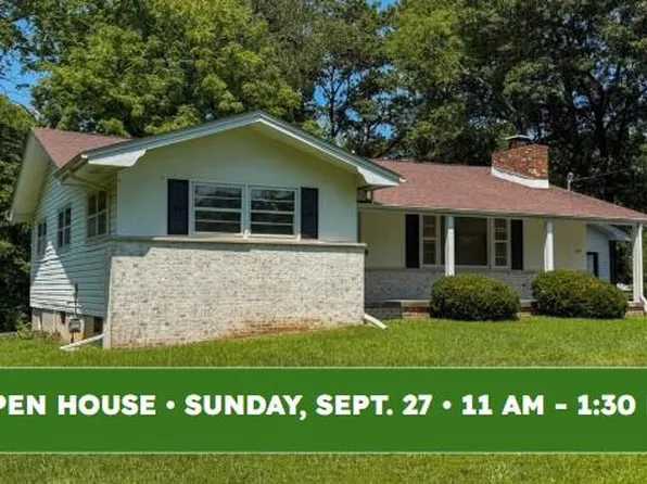 1227 W Henry St, Staunton, IL 62088