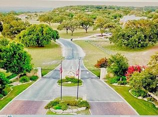 530 Buckskin Trl, Bandera, TX 78003