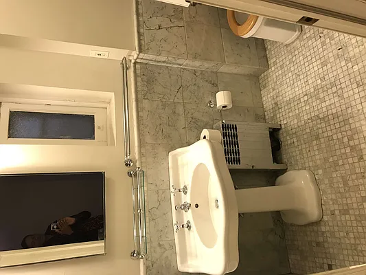 Rented by Manhattan Modern | media 13