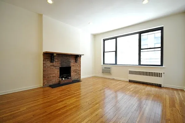 Rented by Keller Williams NYC | media 17