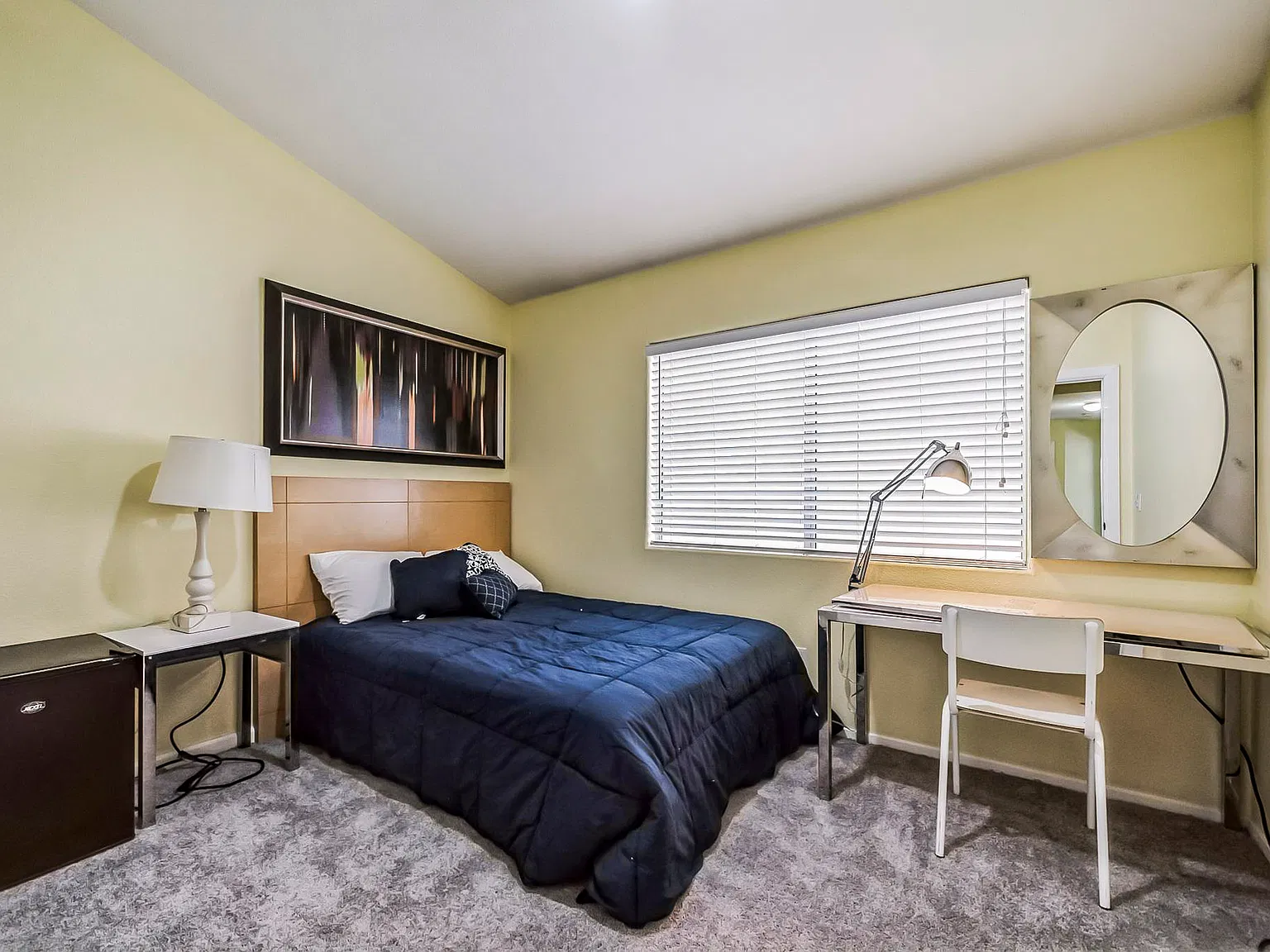 4 bed, 2.0 bath, 1583 sqft, $901 — Photo 2