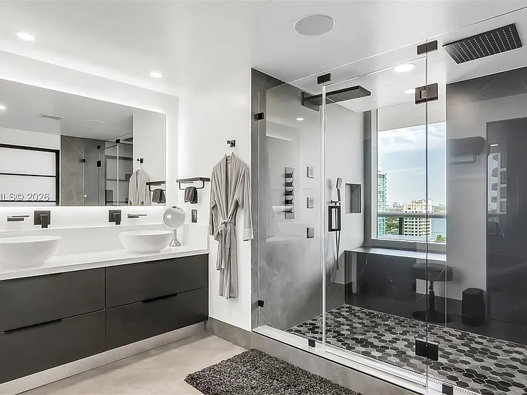 5875 Collins Ave #1807 — Photo 14