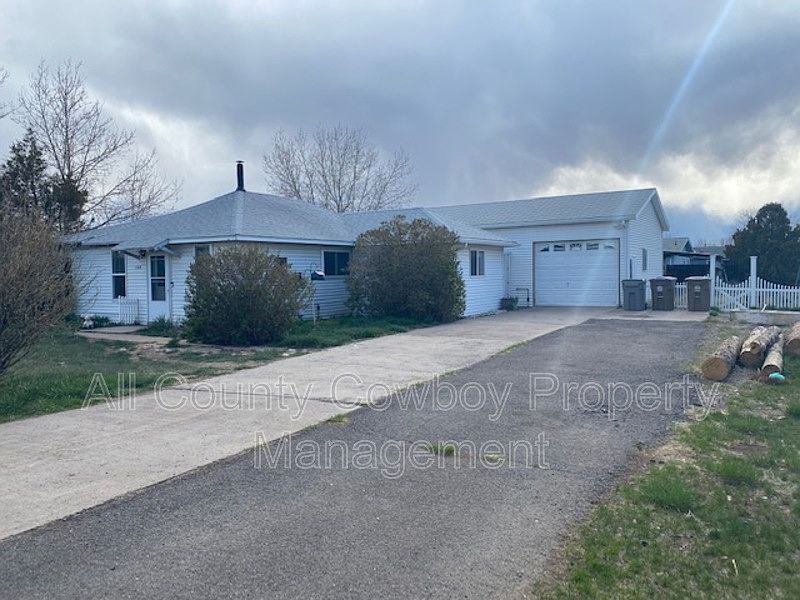 1st image of 528 Pierce St