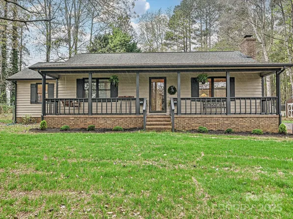 119 Dills Dr, Dallas, NC 28034