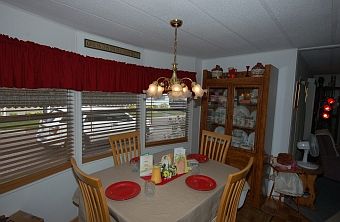 4th image of 560 Blue Bird Ln