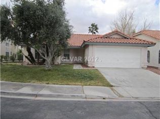 17 Fantasia Ln, Henderson, NV 89074