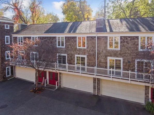 204 Central Ave S, Wayzata, MN 55391