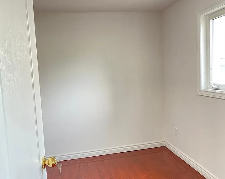 92 Todhunter Cres #BASEMENT — Photo 3