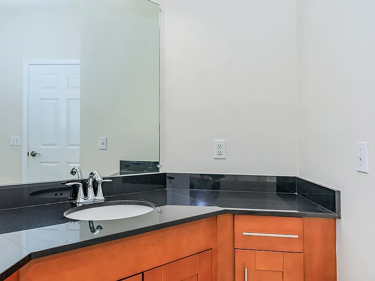 Knoll Crest Apartments — Photo 46