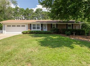 402 Pineland Rd SW, Mableton, GA 30126