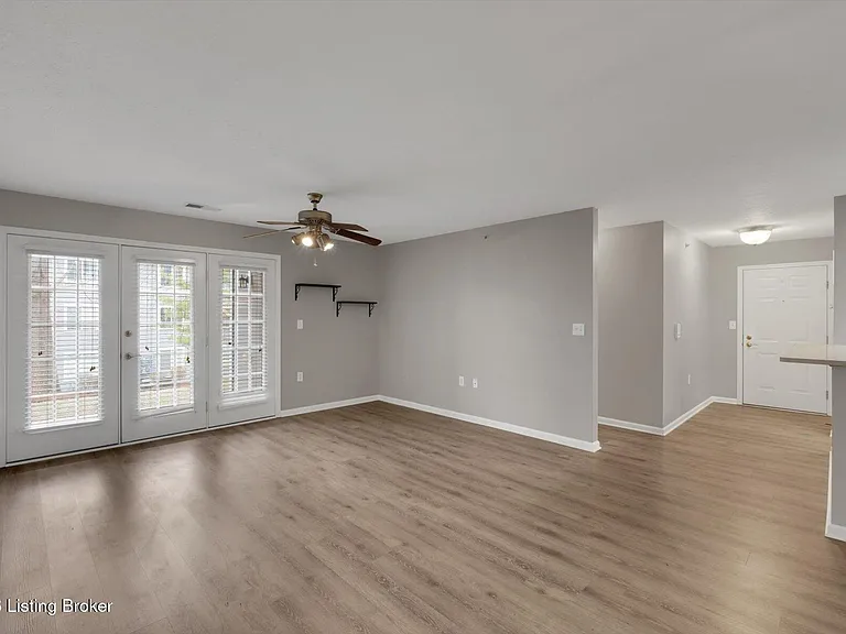 6403 Shelton Cir #102 — Photo 4