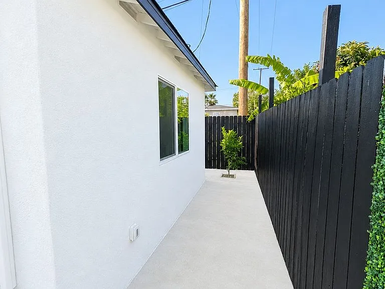 2886 Sumner Ave — Photo 6