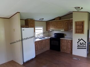 10 Park Dr, Canaan, ME 04924