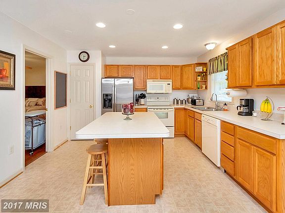 3rd image of 115 Woodland Dr