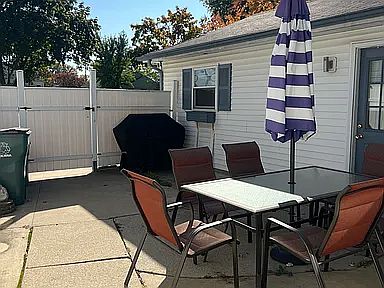 3rd image of 102 Nakota St