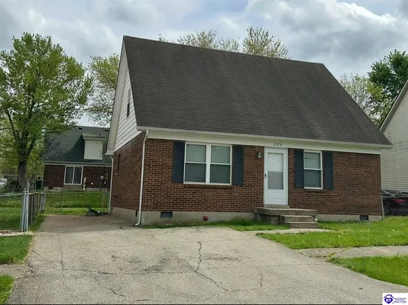 2574 Vonoa Dr, Radcliff, KY 40160