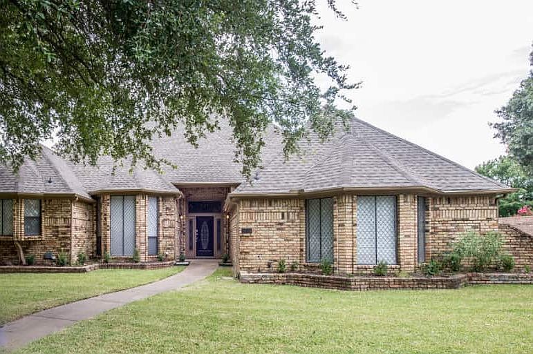 1st image of 1405 Armstrong Dr