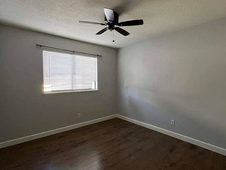 2910 S Bon View Ave — Photo 12