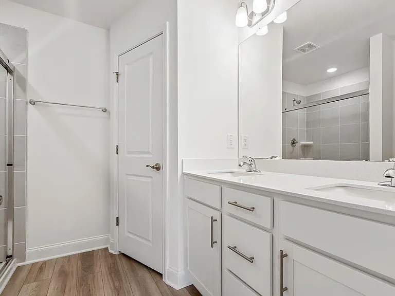 53 Lavender Ln — Photo 11