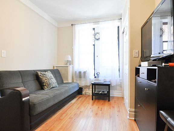4th image of 521 W 122nd St #34R