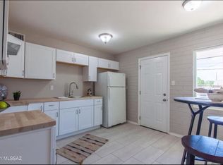 2202 E Poquita Vis, Tucson, AZ 85713