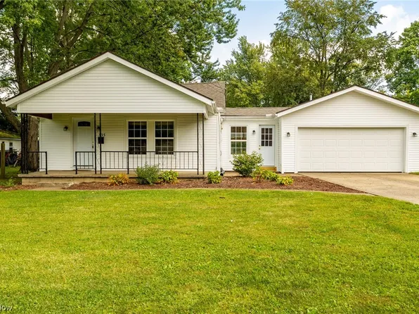 335 Henry St, Amherst, OH 44001