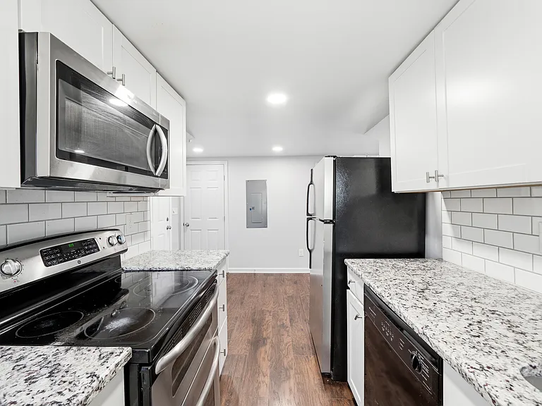 1519 Olympian Way SW #D — Photo 3