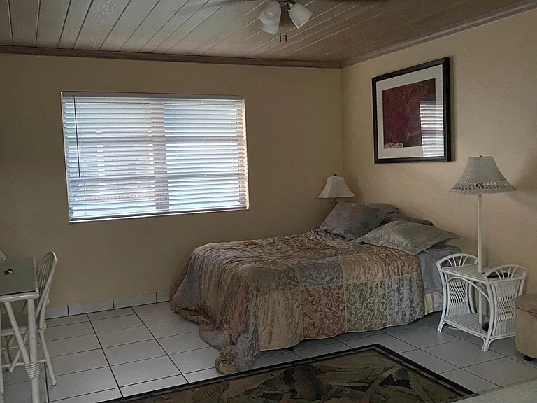 30 Andrews Ave — Photo 18