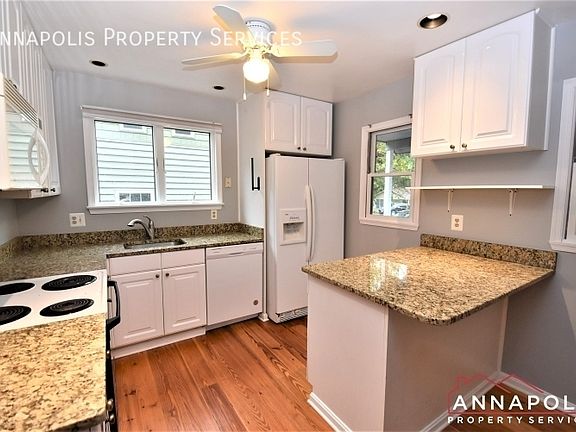3rd image of 1181 Bay Highlands Dr