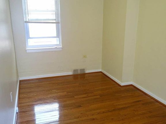 4th image of 231 Louis St APT 7
