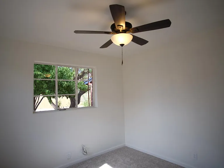 721 E Joan Pl — Photo 15