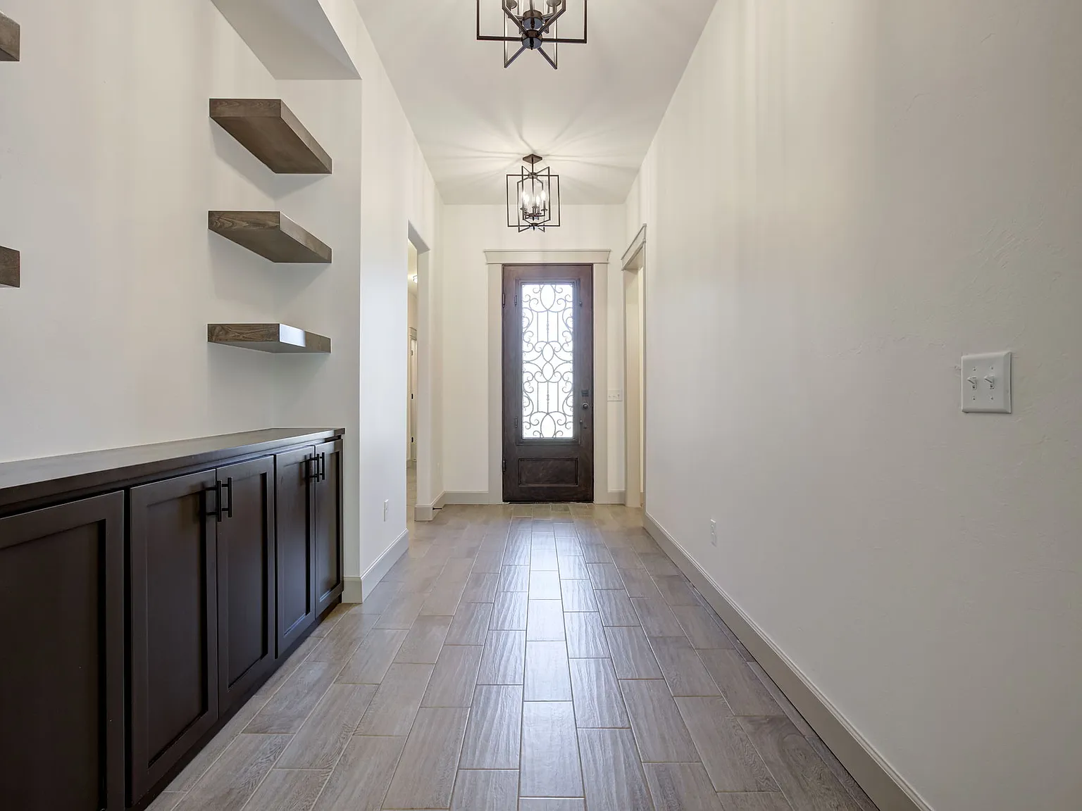 4 bed, 2.5 bath, 2397 sqft, $2,750 — Photo 3
