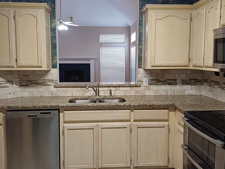 3051 Renaissance Ct — Photo 3