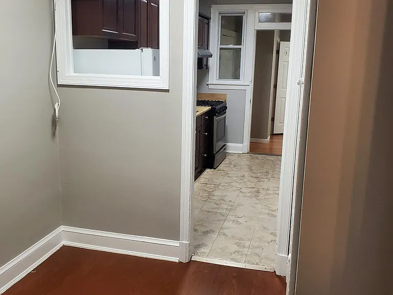1822 C St SE #4 — Photo 7
