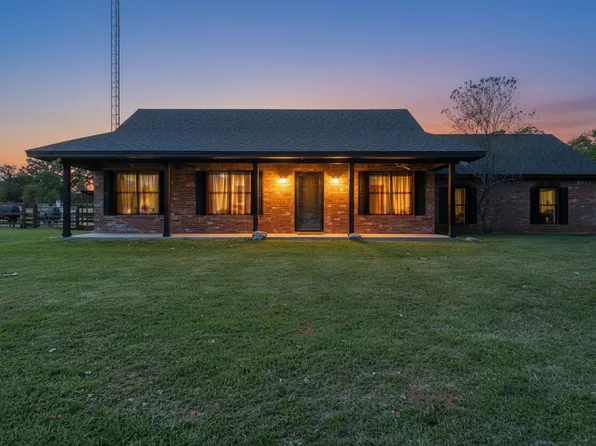 2883 Harwell Lake Rd, Weatherford, TX 76088