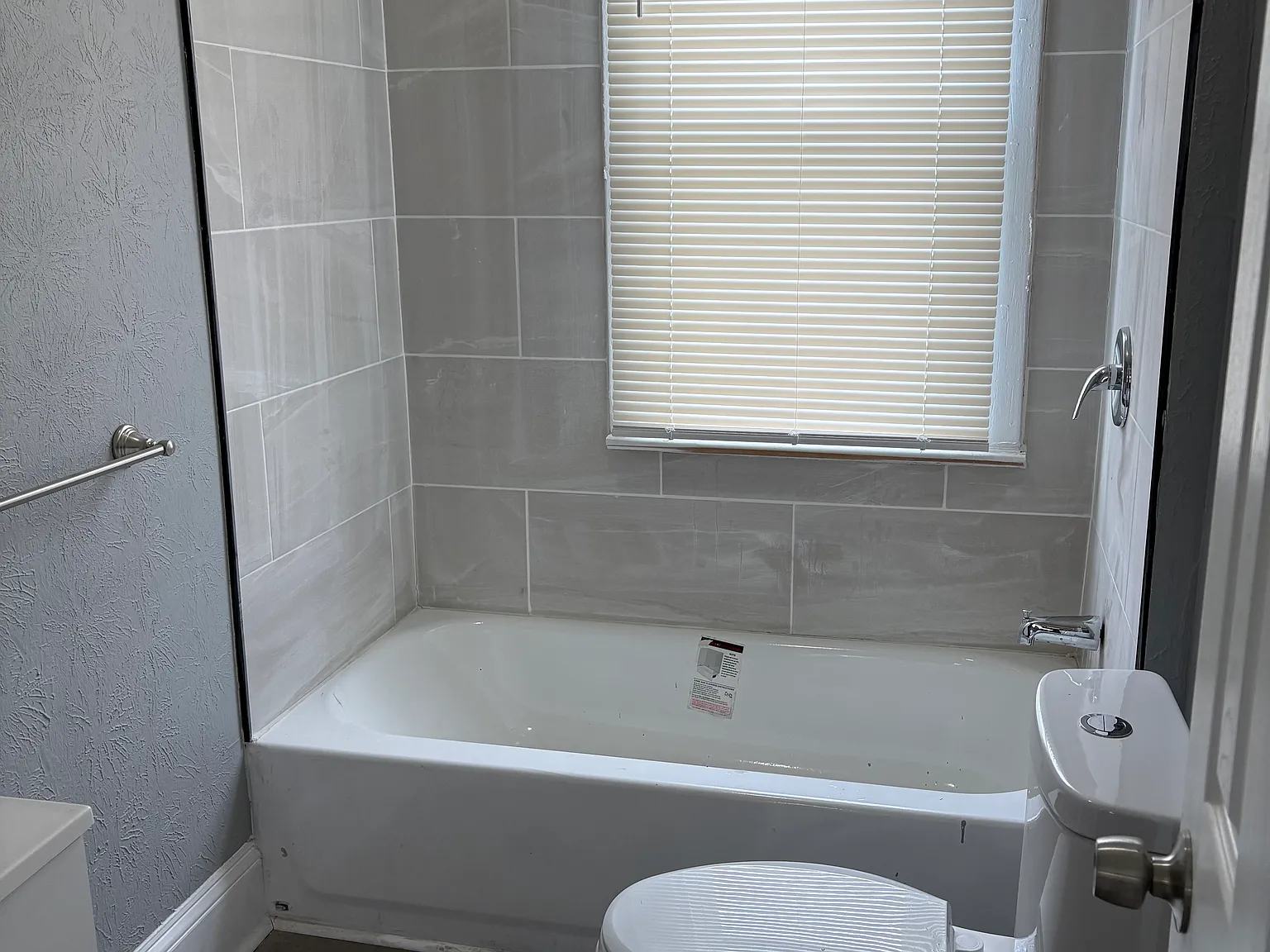 2 bed, 600 sqft, $800 — Photo 3