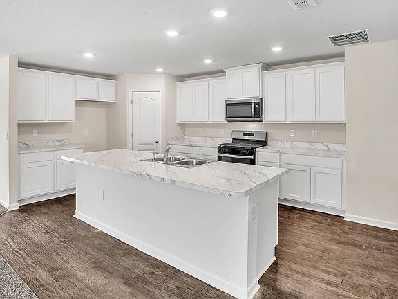 5th image of 43 Albacete Ct