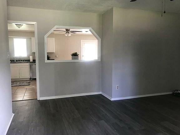 4th image of 109 Jo St