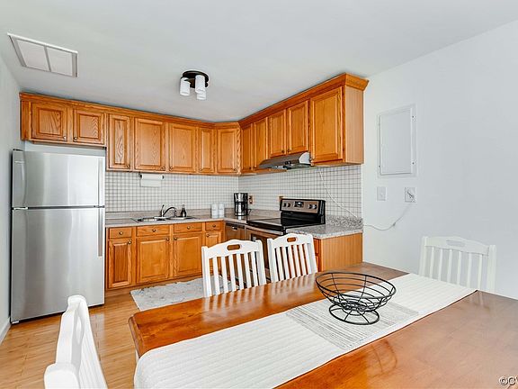 5th image of 1310 Saint Michaels Ln
