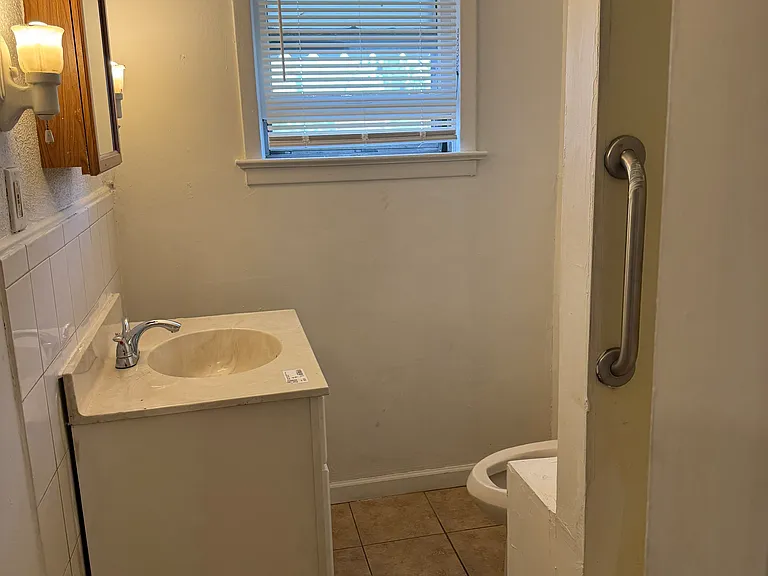 228 Locust St — Photo 6