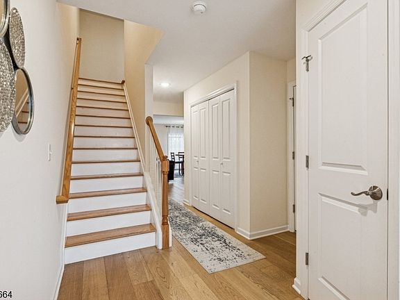 4th image of 18 Joseph Dr BLDG 18 #18