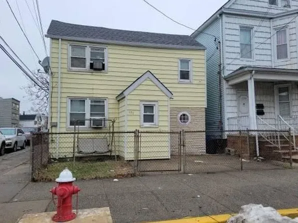 177 Orient St, Bayonne, NJ 07002