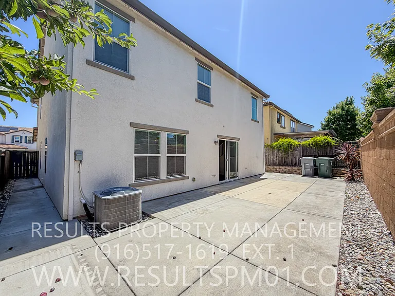 4329 Gentry Way — Photo 42