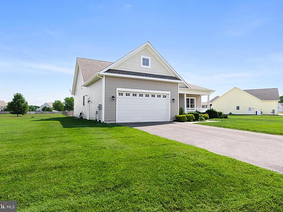 3rd image of 7510 Broad Creek Cir