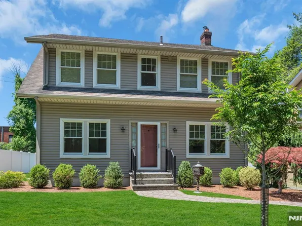 122 Herbert Ave, Closter, NJ 07624