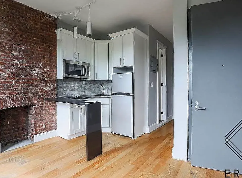 728 Franklin Ave #4