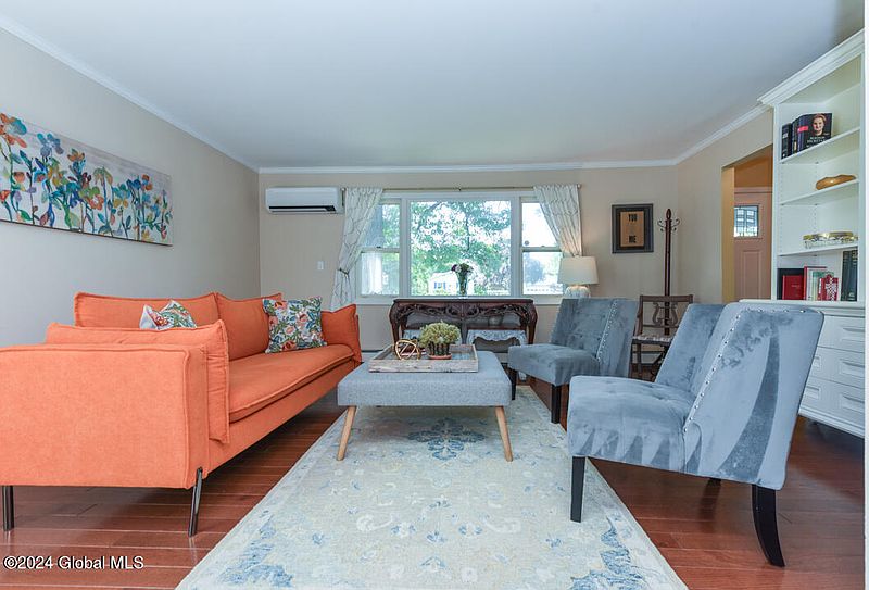 3rd image of 49 Parkwyn Drive